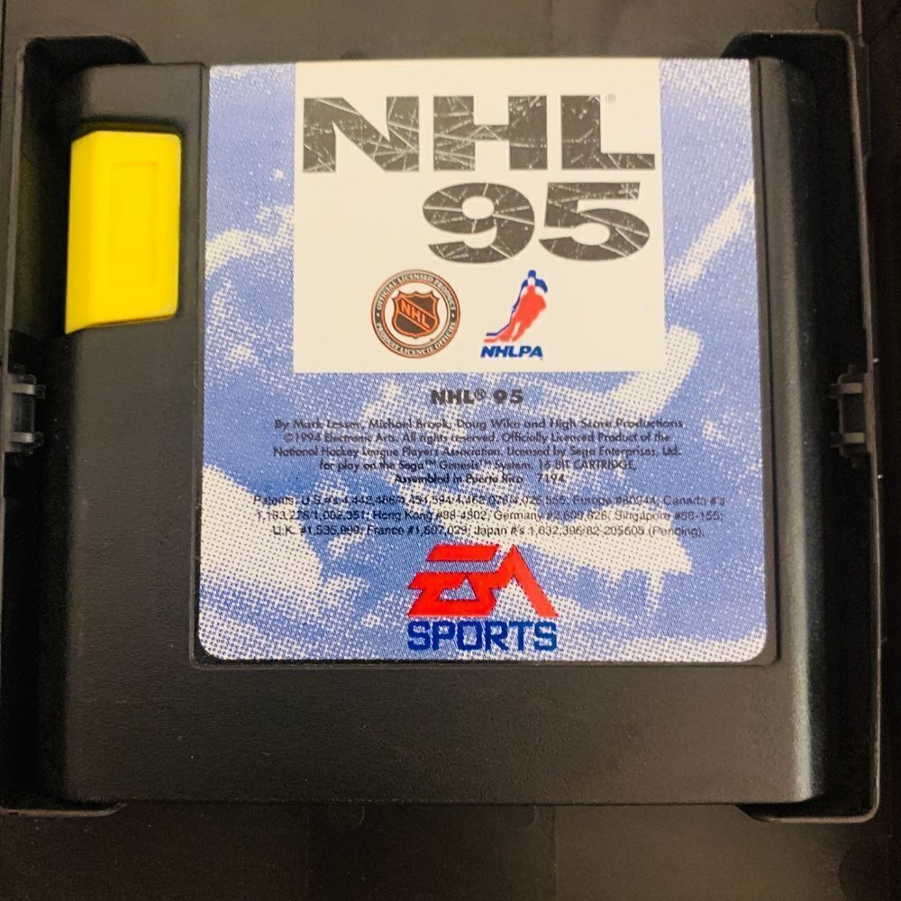 EA Sports NHL 95 NHLPA (Sega Genesis, 1994) - COMPLETE - EA Sports - Picture 9 of 16